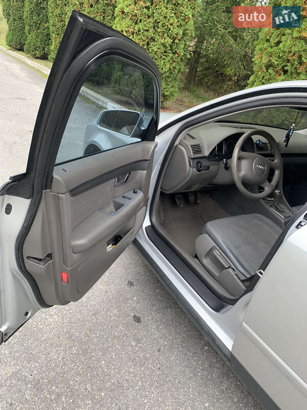 Седан Audi A4 2001 в Зборове