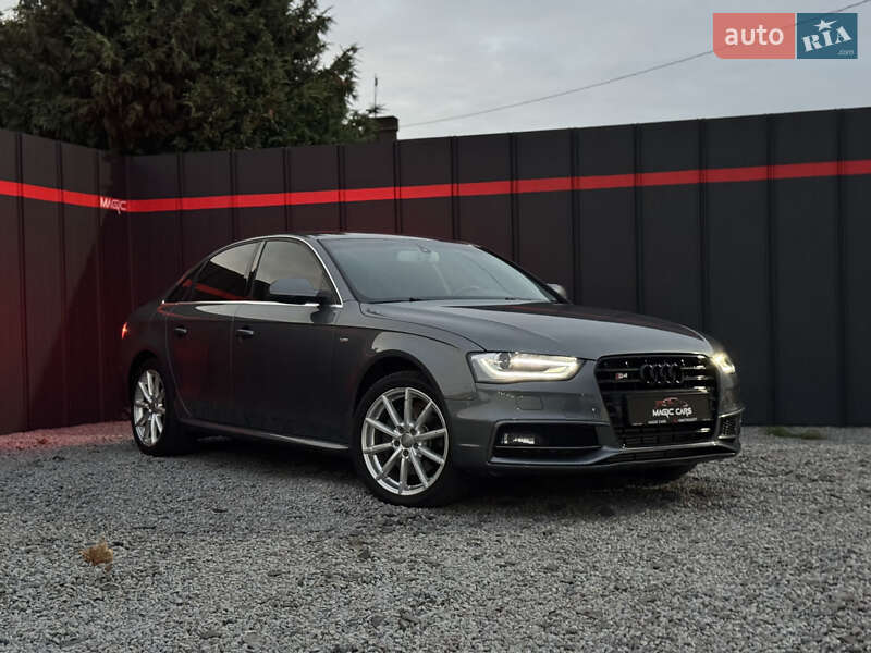 Седан Audi A4 2014 в Луцке
