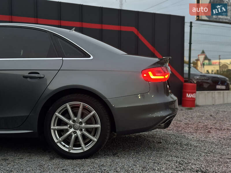 Седан Audi A4 2014 в Луцке