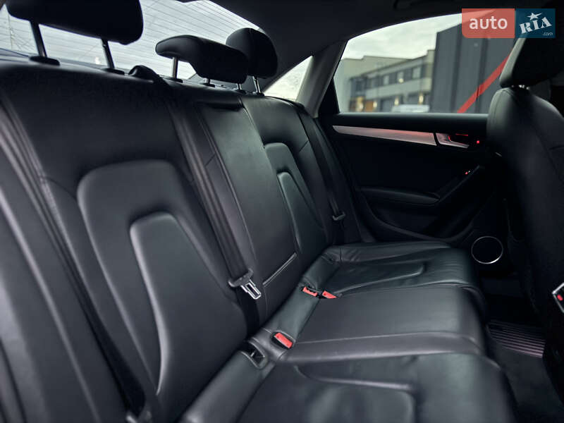 Седан Audi A4 2014 в Луцке