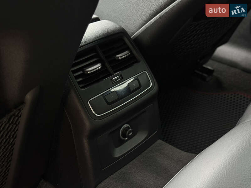 Седан Audi A4 2017 в Ивано-Франковске
