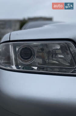 Седан Audi A4 1999 в 