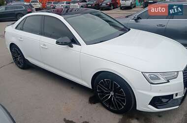 Седан Audi A4 2016 в 