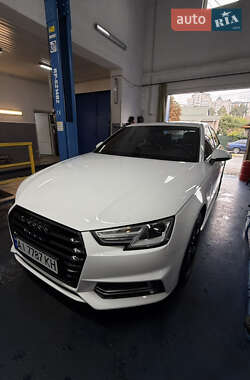 Седан Audi A4 2018 в 