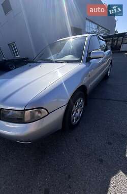Седан Audi A4 1998 в Бабинцам