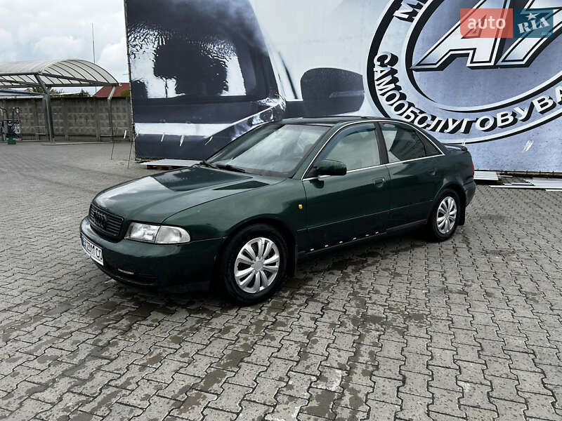 Седан Audi A4 1997 в Хмельницком