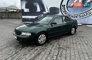 Седан Audi A4 1997 в 