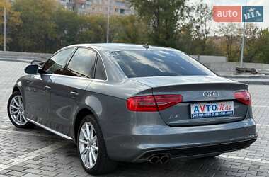 Седан Audi A4 2014 в 