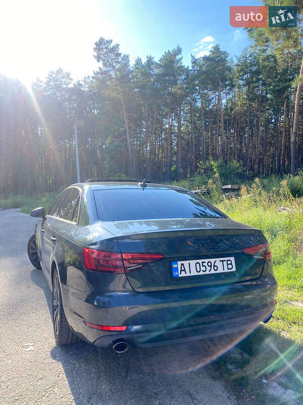 Седан Audi A4 2016 в Киеве