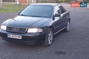Седан Audi A4 1996 в Горохові