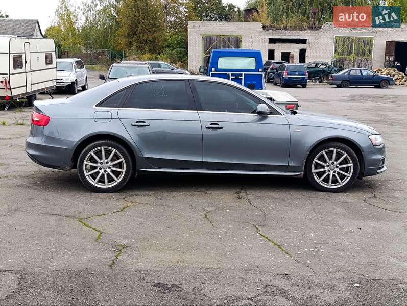 Седан Audi A4 2015 в Луцке