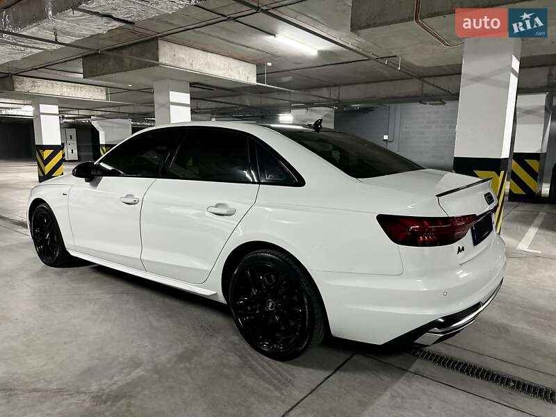 Седан Audi A4 2020 в Дніпрі
