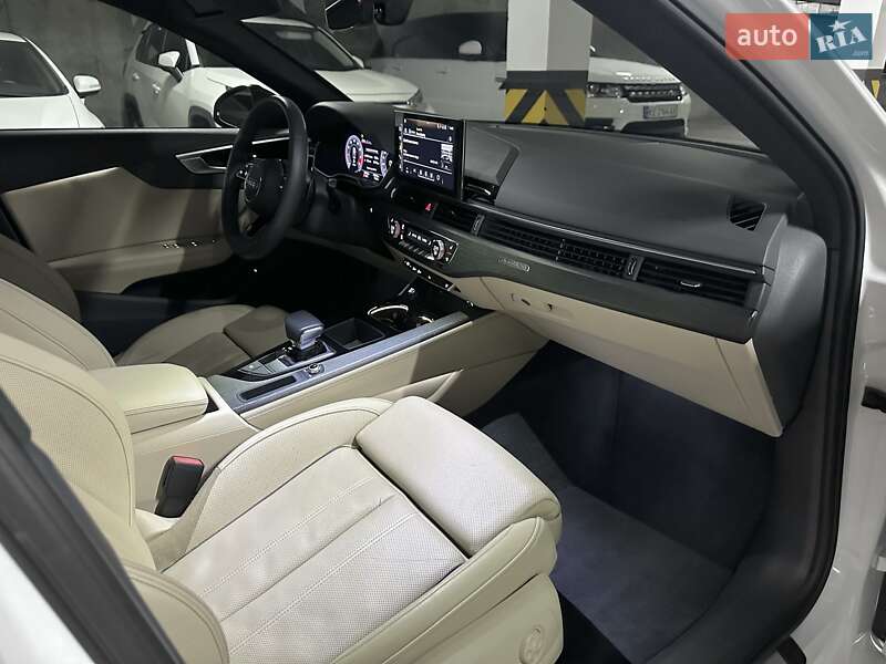 Седан Audi A4 2020 в Дніпрі