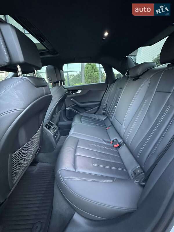 Седан Audi A4 2020 в Перечині