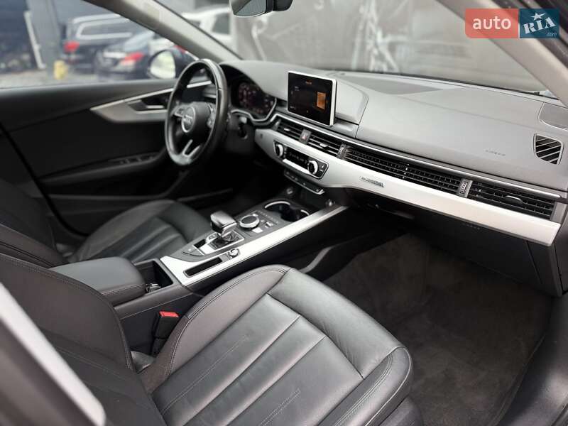 Седан Audi A4 2017 в Львові