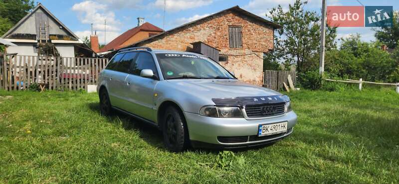 Універсал Audi A4 1996 в Рівному