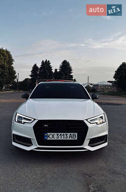 Седан Audi A4 2016 в 