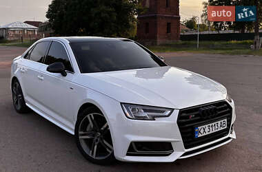 Седан Audi A4 2016 в 