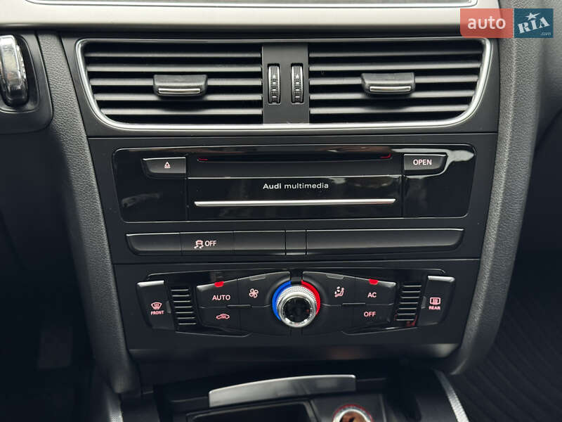 Седан Audi A4 2014 в Житомирі