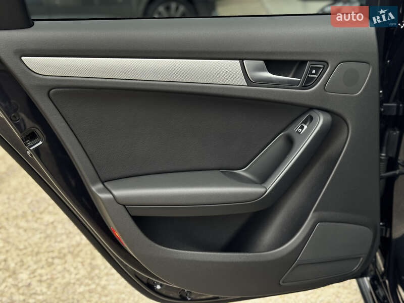 Седан Audi A4 2014 в Житомирі