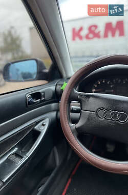 Седан Audi A4 1997 в  фото 13 Седан Audi A4 1997 в