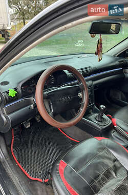 Седан Audi A4 1997 в  фото 16 Седан Audi A4 1997 в