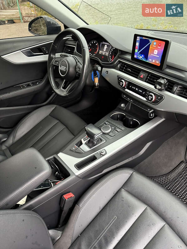 Седан Audi A4 2017 в Днепре