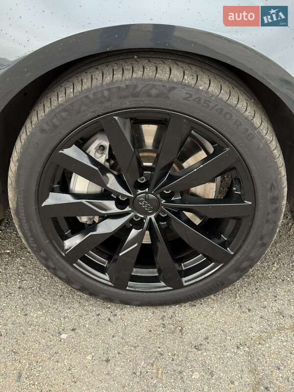 Седан Audi A4 2017 в Днепре