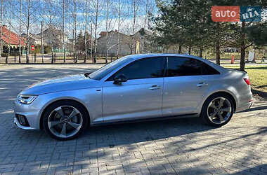 Седан Audi A4 2015 в 