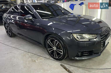 Седан Audi A4 2016 в Львове