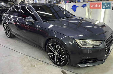 Седан Audi A4 2016 в 