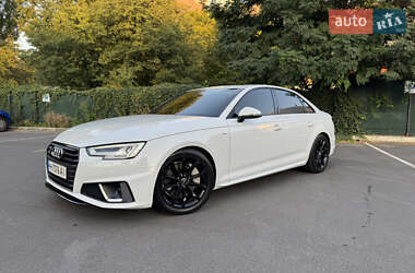 Седан Audi A4 2019 в 