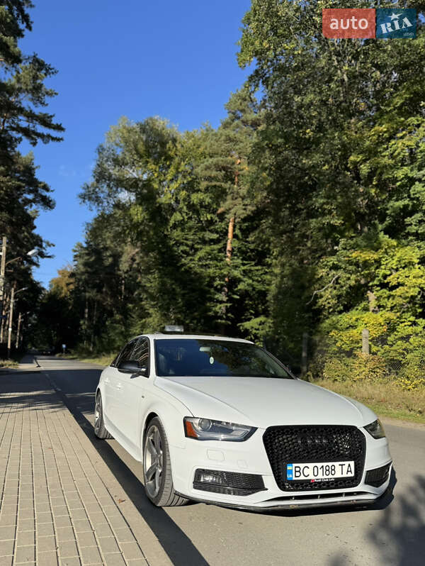 Седан Audi A4 2014 в Львове