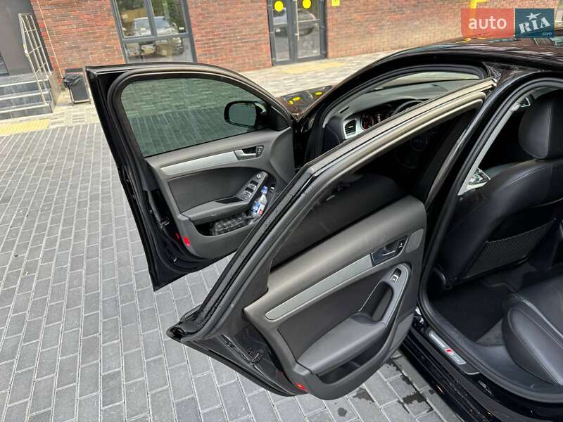 Седан Audi A4 2015 в Полтаві