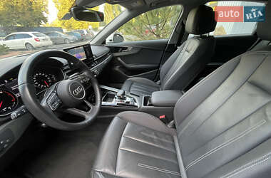 Седан Audi A4 2021 в 
