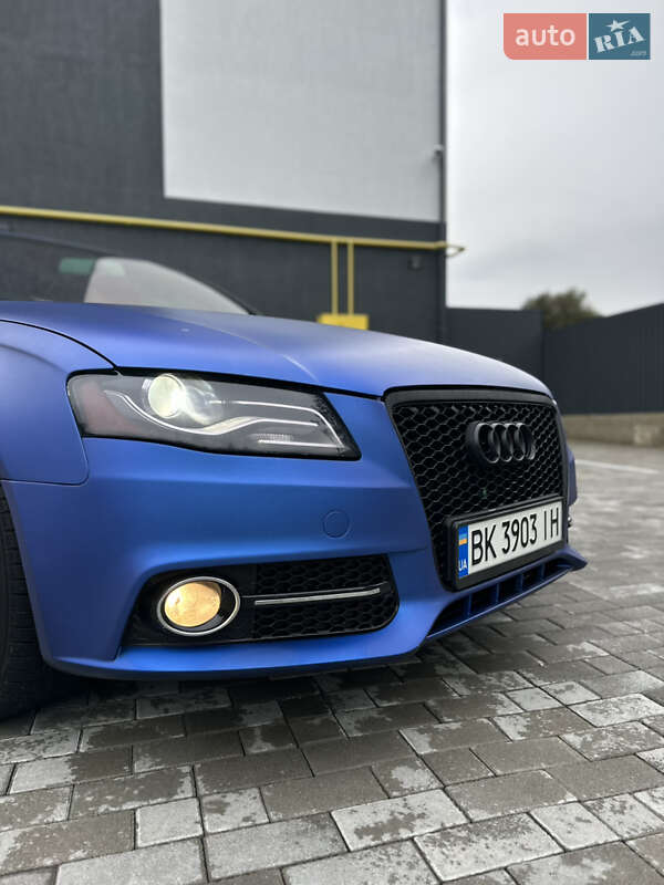 Седан Audi A4 2011 в Кременце