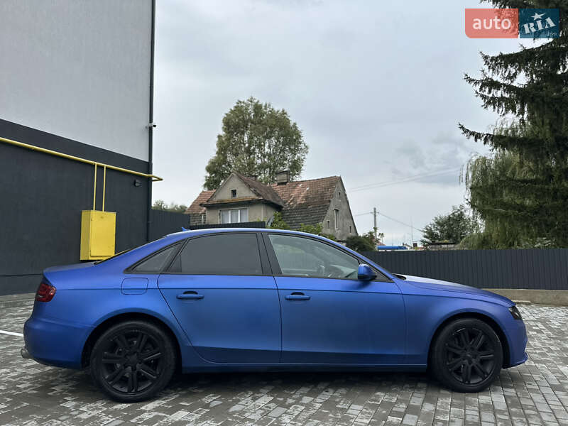 Седан Audi A4 2011 в Кременце