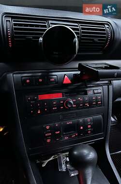 Универсал Audi A4 2000 в 