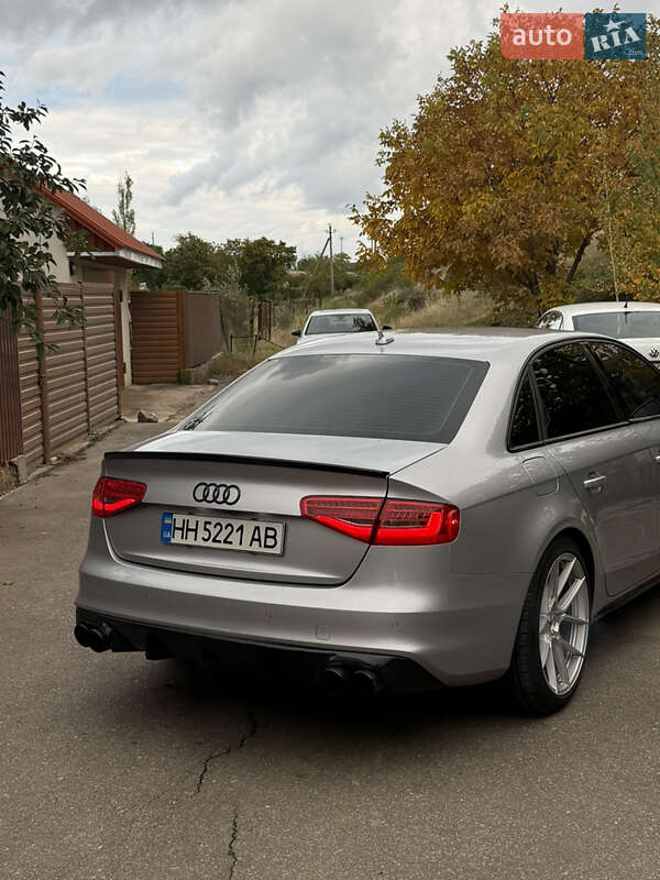 Седан Audi A4 2015 в Одессе
