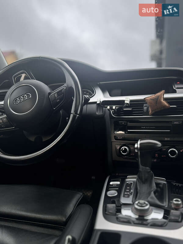 Седан Audi A4 2015 в Одессе