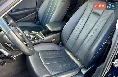 Седан Audi A4 2019 в 
