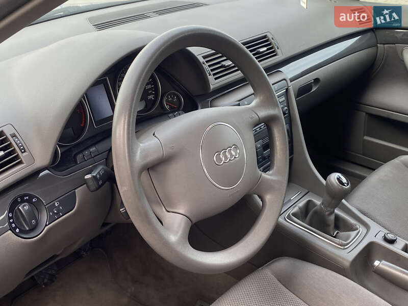 Седан Audi A4 2004 в Тернополі