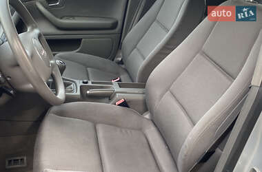 Седан Audi A4 2004 в 