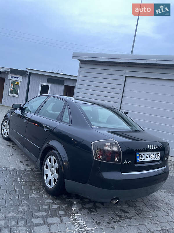 Седан Audi A4 2003 в Мостиске
