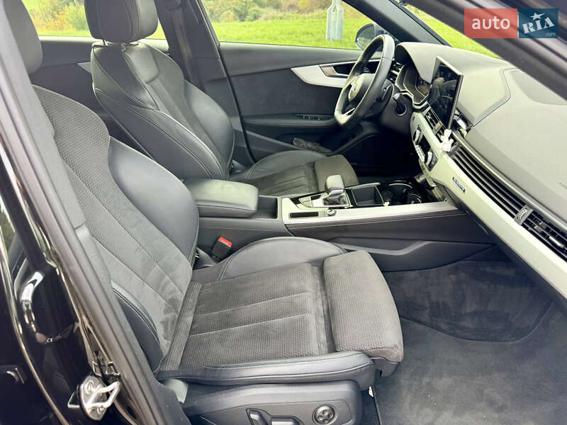 Седан Audi A4 2020 в Ровно