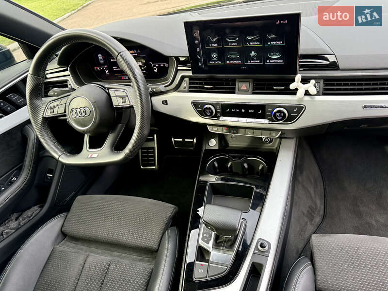 Седан Audi A4 2020 в Ровно