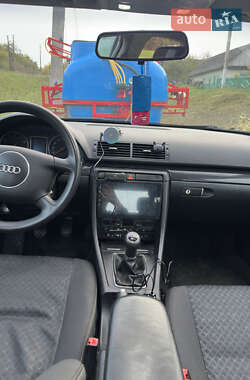 Седан Audi A4 2001 в 