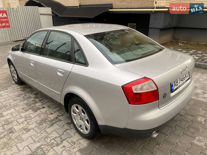 Седан Audi A4 2002 в 