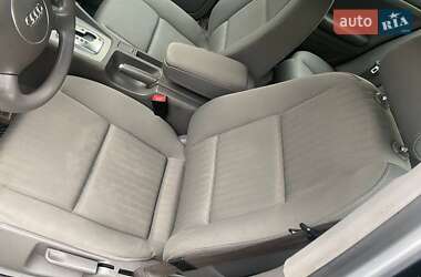 Седан Audi A4 2002 в 