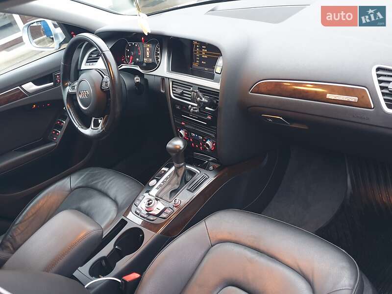 Седан Audi A4 2014 в Львове
